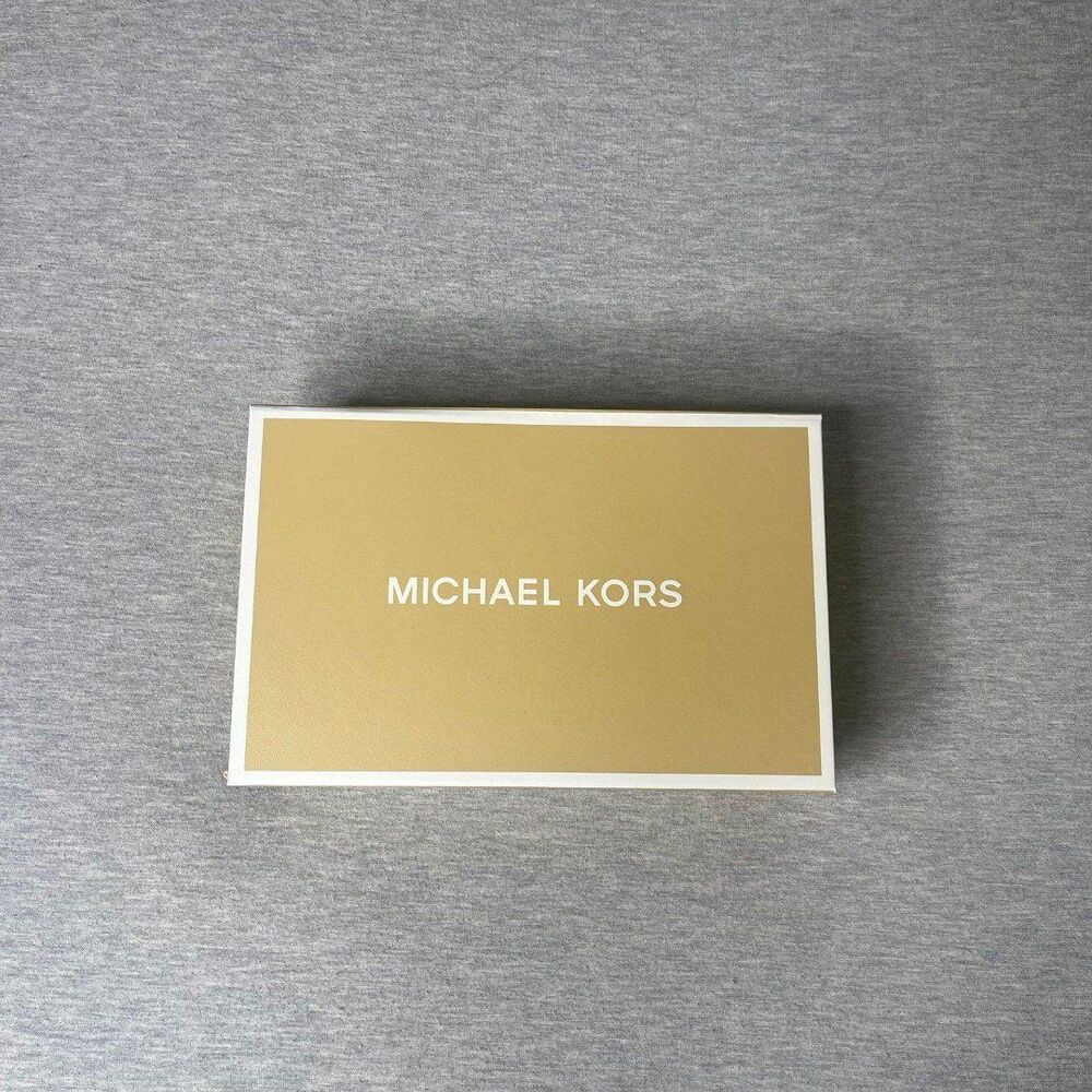 Michael Kors Empty 9”x6” Gift Box with Bow - Picture 8 of 12